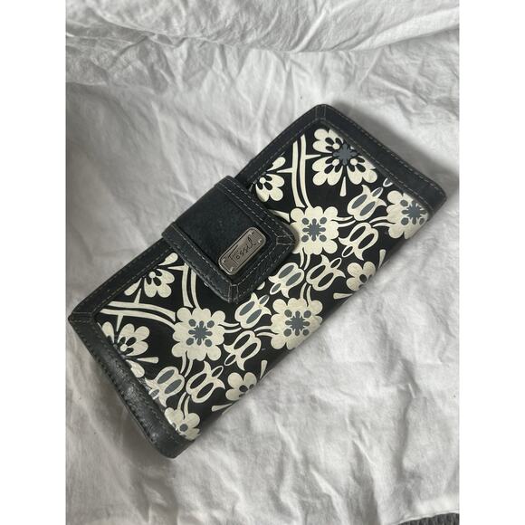 Fossil Handbags - Fossil Leather Wallet Black White Red Zipper Pocket ID Slot Buttery Soft Snap
